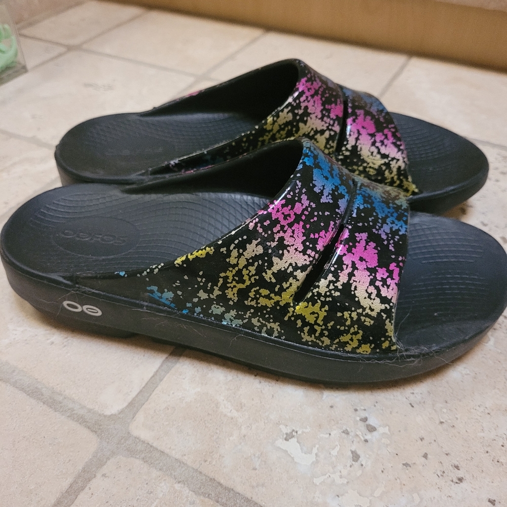 Oofos Slide Sandal 80's Arcade Size 7